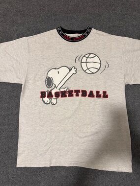Snoopy Basketball Graphic Tee - Light Gray, vintage single stitch